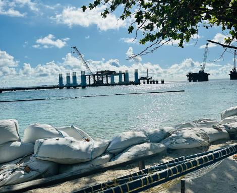 Development off the island of Vilamale
